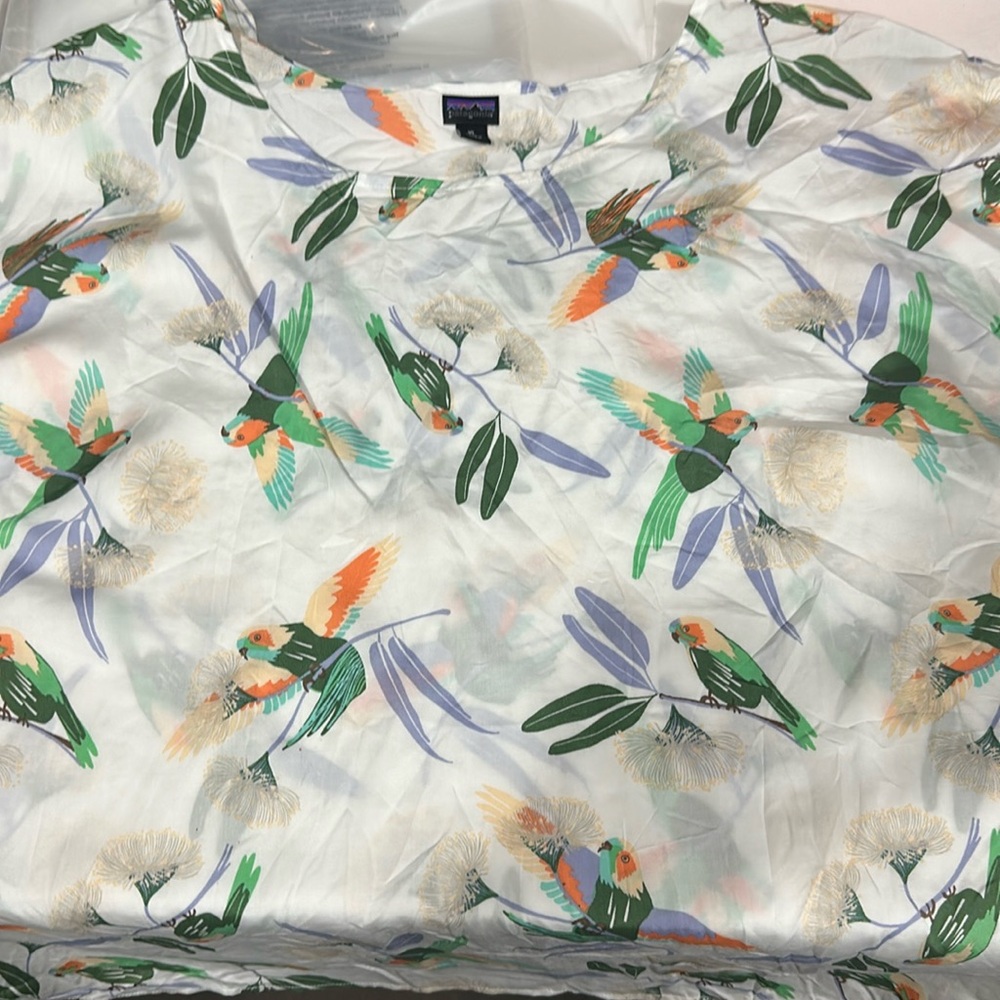 Patagonia Women’s June Lake Top Birch White NWOT Size XL - Picture 3 of 5